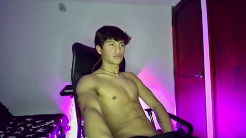 Snapshot of isaac__efx chatting on 02/01/25, 04:14 isaac online show from 02/01/25, 04:14