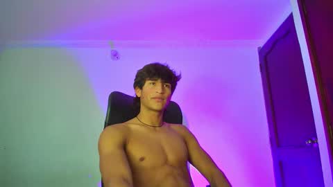 Snapshot of isaac__efx chatting on 09/17/25, 10:33 isaac online show from 09/17/25, 10:33