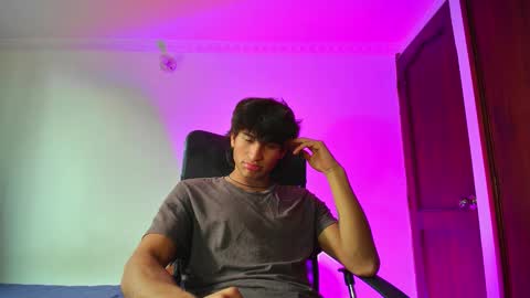 Snapshot of isaac__efx chatting on 09/18/25, 06:43 isaac online show from 09/18/25, 06:43