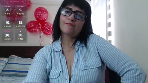 Snapshot of isabeel_sofia01 chatting on 02/19/25, 06:00 Isabeel Sofia online show from 02/19/25, 06:00