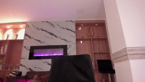 Snapshot of isabel_escorcia chatting on 02/13/25, 08:17 Isabel online show from 02/13/25, 08:17