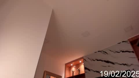 Snapshot of isabel_escorcia chatting on 02/19/25, 08:33 Isabel online show from 02/19/25, 08:33