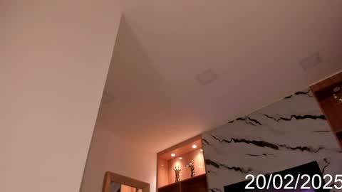 Snapshot of isabel_escorcia chatting on 02/20/25, 08:17 Isabel online show from 02/20/25, 08:17