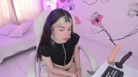 isabela_fiorelli online show from 10/07/25, 01:30