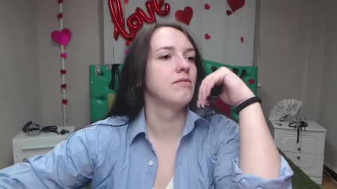 IsabelBlackberry online show from 10/17/25, 05:21