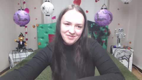 IsabelBlackberry online show from 10/25/25, 05:15