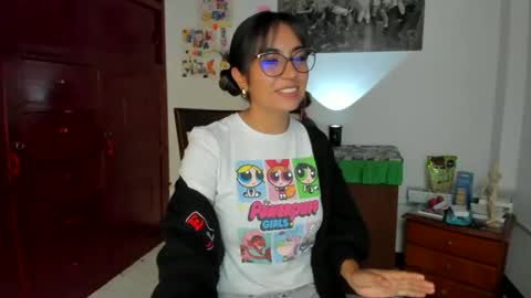 Isabella22 1 online show from 01/03/25, 08:43