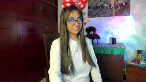 Isabella22 1 online show from 01/31/25, 03:41