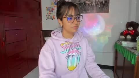 Isabella22 1 online show from 02/07/25, 12:39