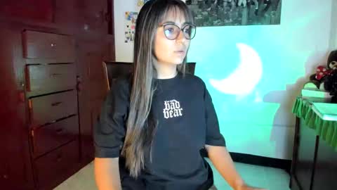 Isabella22 1 online show from 02/10/25, 10:51