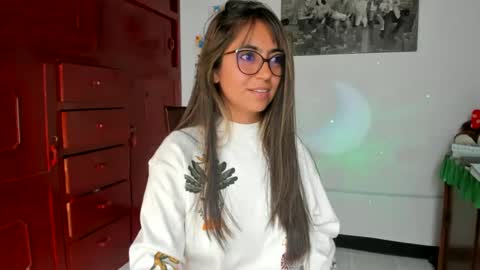 Isabella22 1 online show from 02/11/25, 05:50