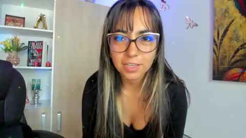 Isabella22 1 online show from 02/17/25, 02:48