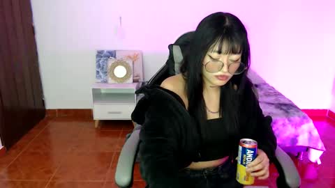 Snapshot of isabella__777 chatting on 11/19/25, 05:29 isabella__777 online show from 11/19/25, 05:29