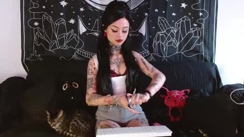    online show from 10/31/25, 09:38