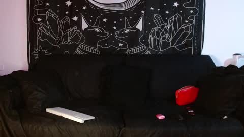    online show from 11/03/25, 12:13