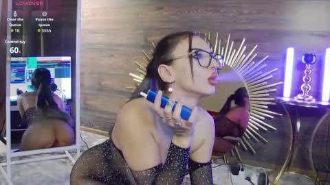 Isabella online show from 10/14/25, 08:04