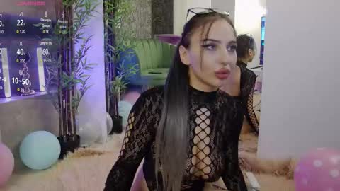 Isabella online show from 10/21/25, 03:57