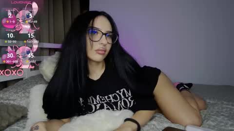 Isabella online show from 11/10/25, 04:11