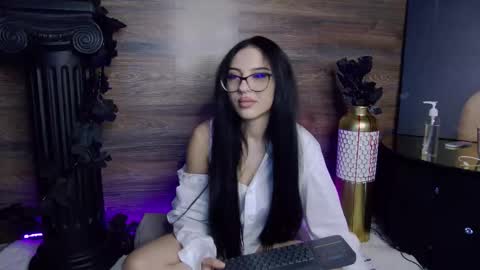 Isabella online show from 11/15/25, 05:05