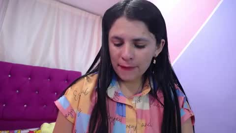 Snapshot of isabella_nice_ chatting on 01/07/25, 01:59 abby online show from 01/07/25, 01:59