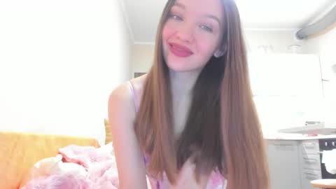 Snapshot of isabella_noir88 chatting on 10/18/25, 04:19 Isabella Noir online show from 10/18/25, 04:19