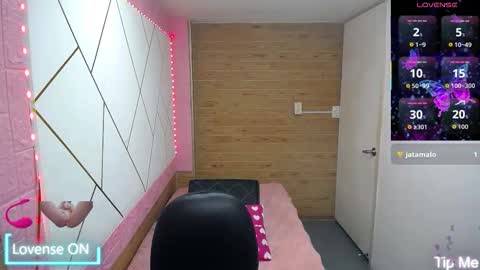 Snapshot of isabella_roseee chatting on 10/29/25, 08:32 isabella_roseee online show from 10/29/25, 08:32