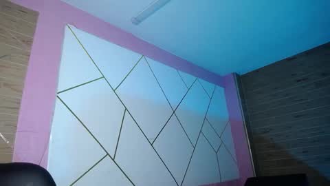 Snapshot of isabella_roseee chatting on 11/12/25, 09:25 isabella_roseee online show from 11/12/25, 09:25