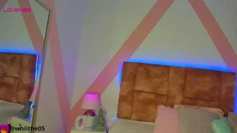 Isabella White online show from 03/08/25, 01:03