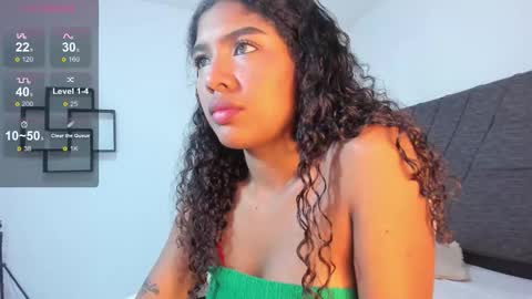 Snapshot of isabella_xx1 chatting on 10/10/25, 12:04 isabella online show from 10/10/25, 12:04