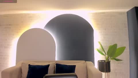 Isabella Kroft online show from 09/28/25, 03:12