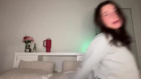 isabellekinsley online show from 02/18/25, 03:53