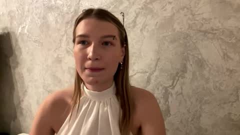 Snapshot of isabellekropidlowski chatting on 10/09/25, 02:37 Im Olivia online show from 10/09/25, 02:37