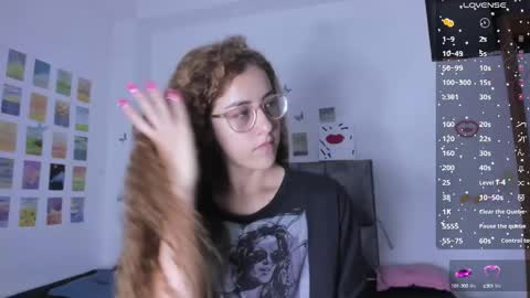 Snapshot of isangel_ chatting on 02/07/25, 03:23 Isabela online show from 02/07/25, 03:23