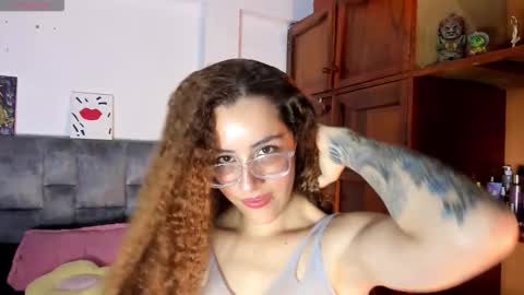 Snapshot of isangel_ chatting on 10/30/25, 04:03 Isabela online show from 10/30/25, 04:03