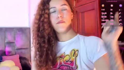 Snapshot of isangel_ chatting on 11/21/25, 05:28 Isabela online show from 11/21/25, 05:28