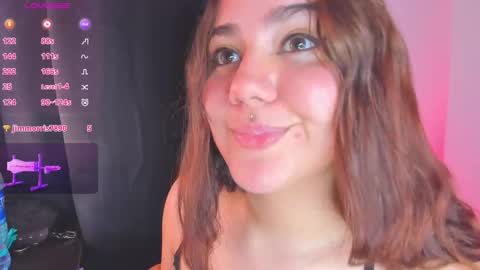 Snapshot of isarhodes_ chatting on 12/23/24, 01:40 Isa online show from 12/23/24, 01:40