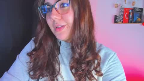 Snapshot of isarhodes_ chatting on 12/25/24, 12:37 Isa online show from 12/25/24, 12:37