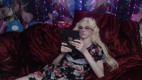 Sele online show from 11/12/25, 09:36