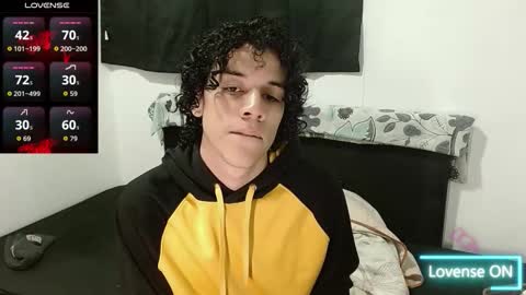 Snapshot of isidroglasc chatting on 10/07/25, 03:14 Isidro online show from 10/07/25, 03:14