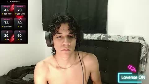 Snapshot of isidroglasc chatting on 10/27/25, 06:06 Isidro online show from 10/27/25, 06:06