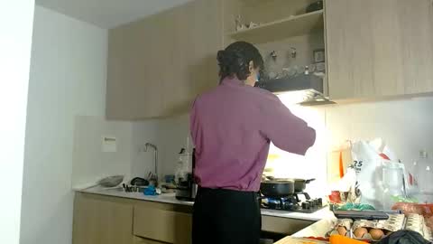 Snapshot of isidroglasc chatting on 11/20/25, 03:07 Isidro online show from 11/20/25, 03:07