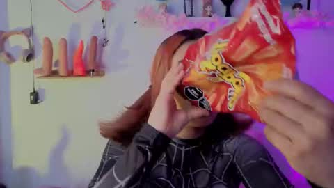 Snapshot of isisjones18 chatting on 10/10/25, 09:19 Isisjones18 online show from 10/10/25, 09:19