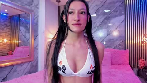 Isla  online show from 02/01/25, 01:30