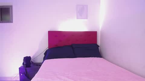 issa_kitty online show from 12/29/24, 04:30