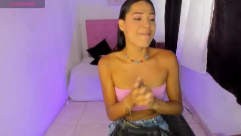 issa_kitty online show from 10/07/25, 05:32