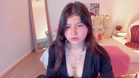 Snapshot of issa_loren chatting on 11/07/25, 06:52 Issa online show from 11/07/25, 06:52