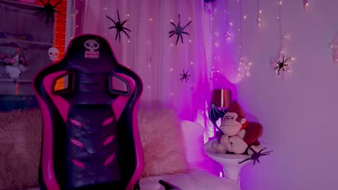 ISSA  online show from 10/15/25, 10:10