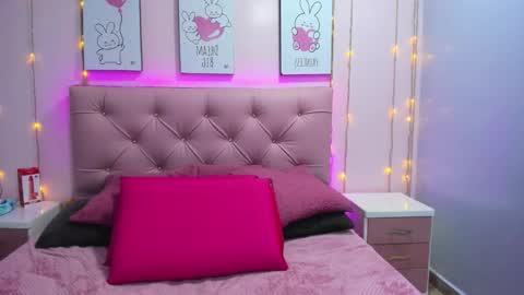 Issa  online show from 11/06/25, 03:07