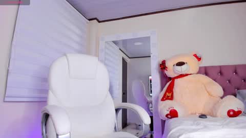 Isa  online show from 01/09/25, 06:17