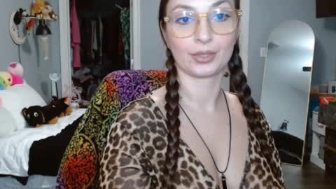 Snapshot of italiana25 chatting on 02/03/25, 01:41 Bella Bloom online show from 02/03/25, 01:41